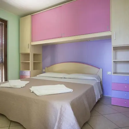 Anza アパートホテル Capo dʼOrlando