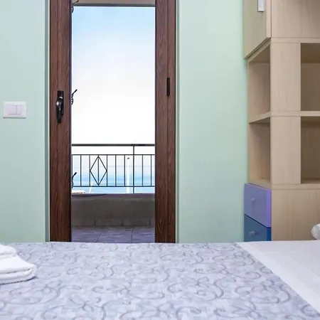 Anza アパートホテル Capo dʼOrlando