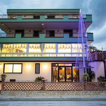 アパートホテル Anza 3*