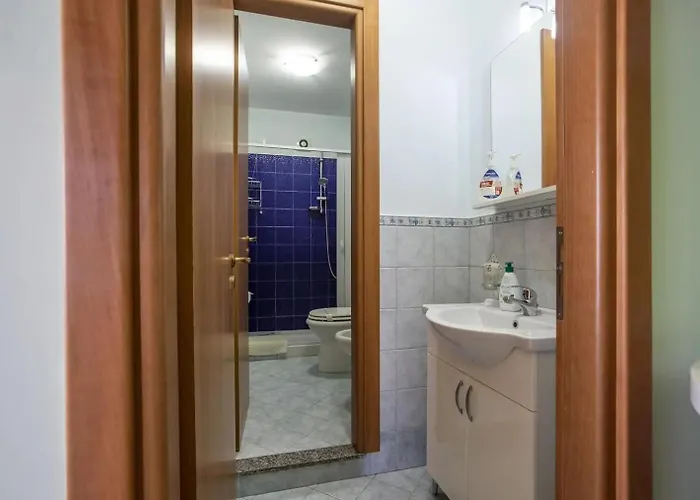 Anza Aparthotel 3*
