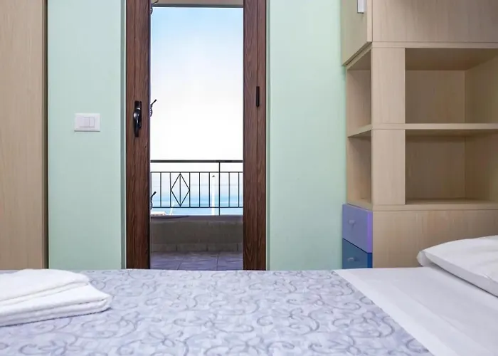 Anza Aparthotel Capo dʼOrlando