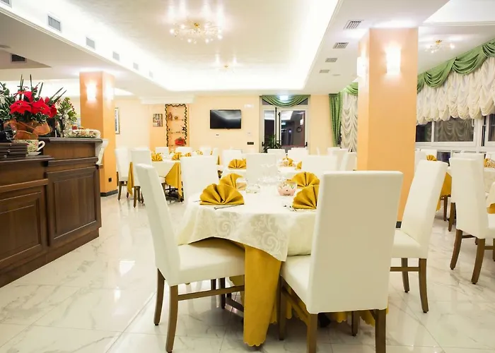 Anza Aparthotel 3*